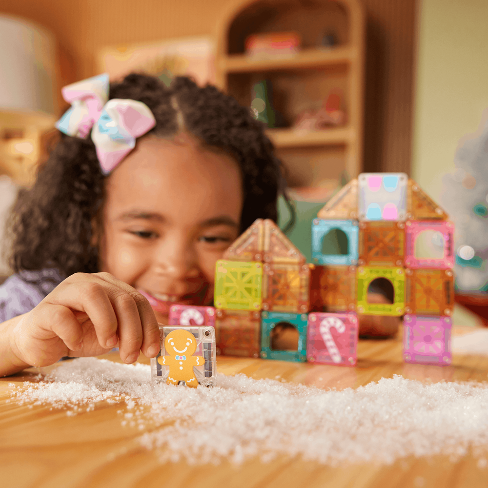 MAGNA-TILES - microMAGS - Gingerbread House Travel Set - 24 Piece